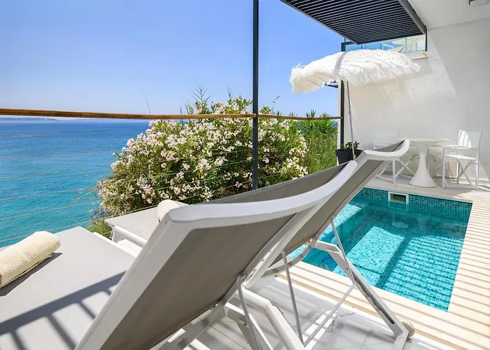 Gallery Luxury Suites & Rooms-Only Adults