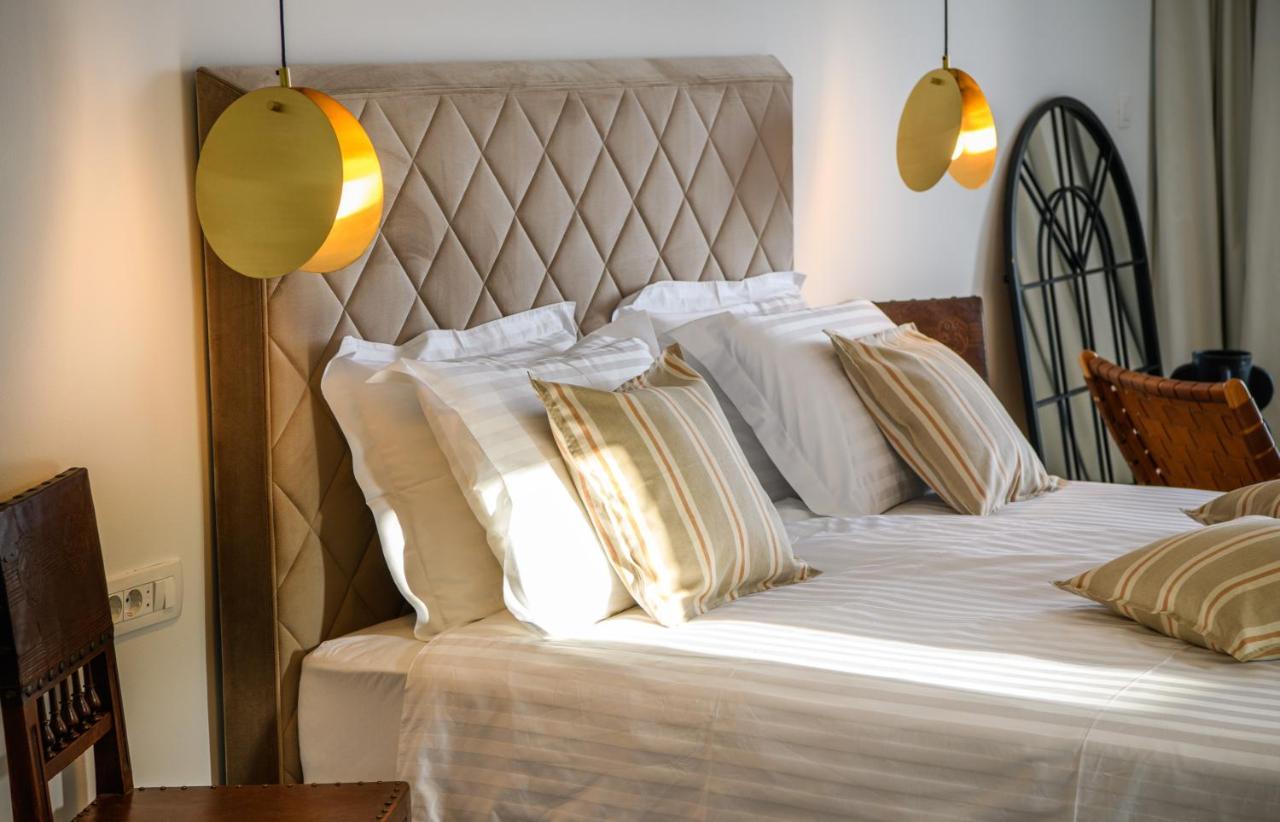 Gallery Luxury Suites & Rooms-Only Adults Apartment Split
