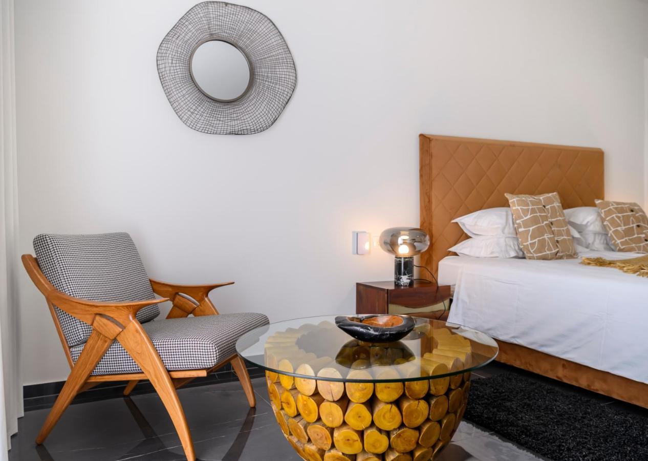 Gallery Luxury Suites & Rooms-Only Adults Apartment Split
