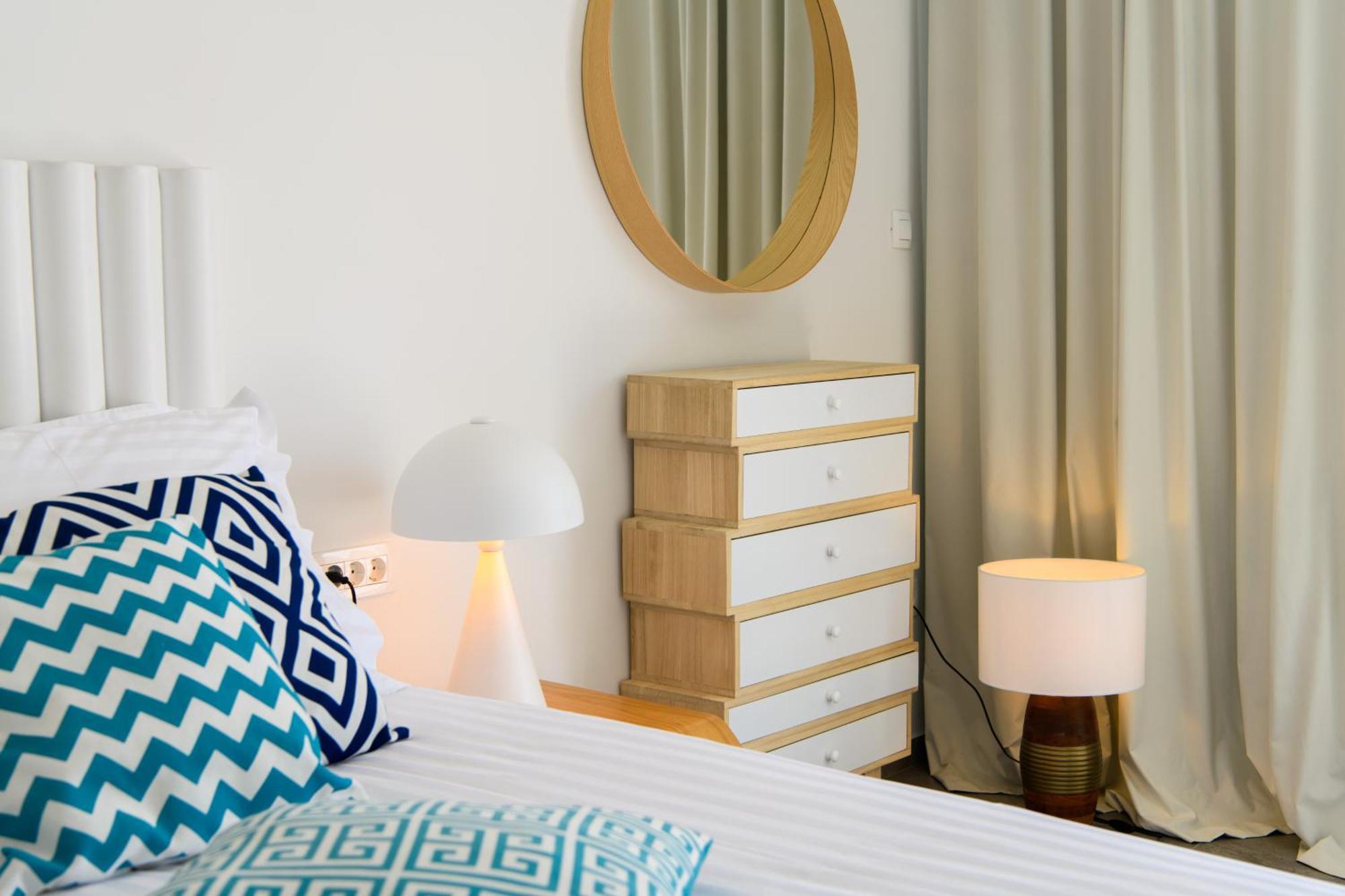 Gallery Luxury Suites & Rooms-Only Adults